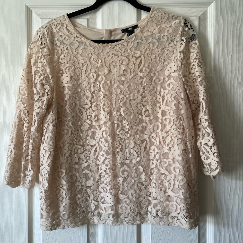 HM lace top with bottom detail up the back